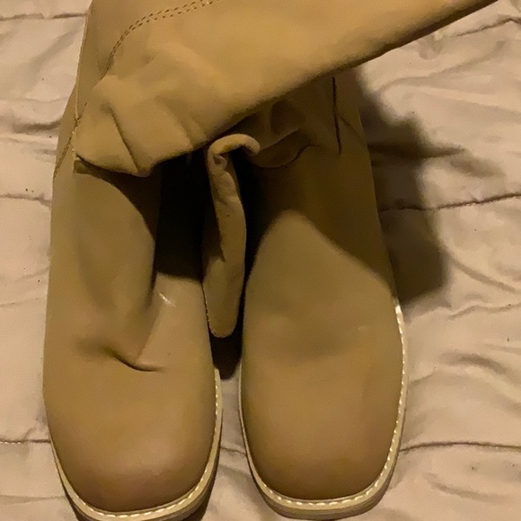 Boots boots - Picture 6 of 7